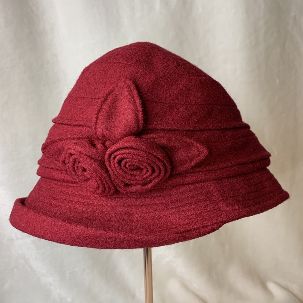 SIGGI Woman's Ladies HAT Deep Red Maroon Rose Rosette Floral Flower‎ Pretty EUC!